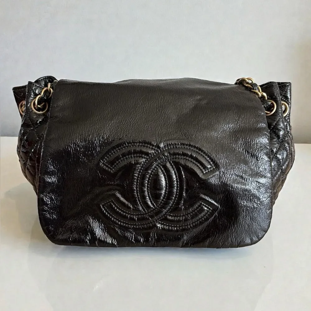 Chanel Black Shoulder Bag with Gold Chain, Excellent Condition